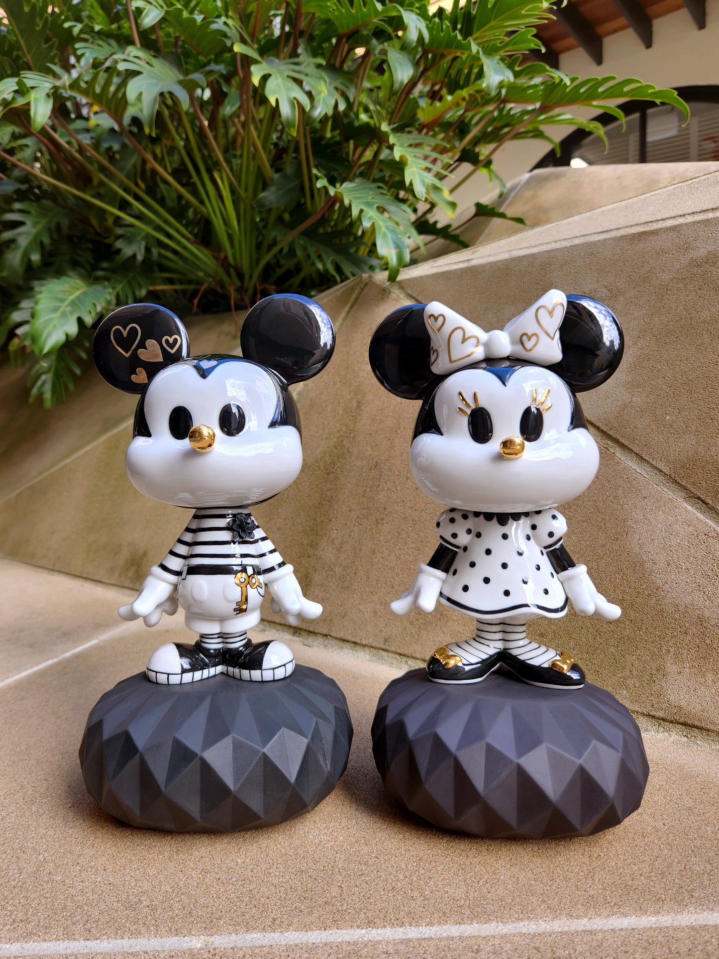 Lladró Minnie in Black and White Sculpture  - FormFluent Sydney Australia