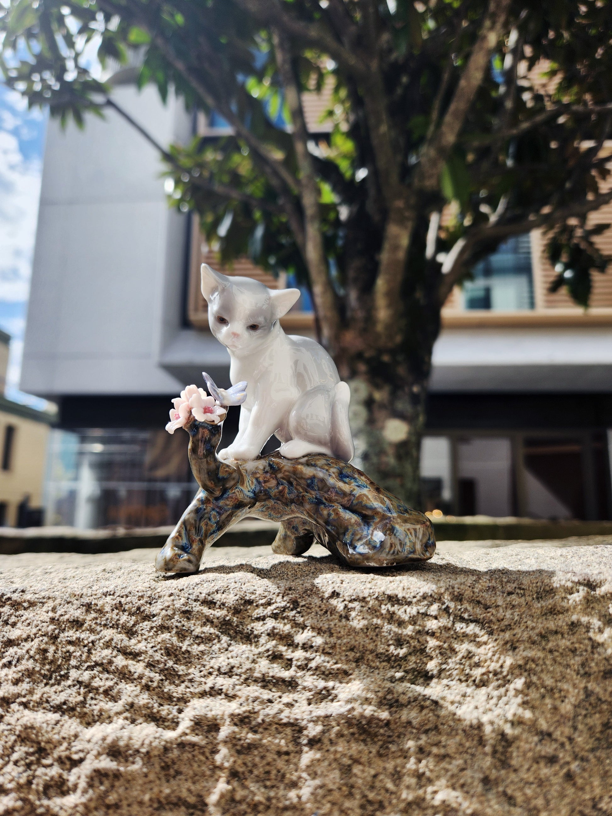 Lladró Blossoms for the Kitten Cat Figurine  - FormFluent Sydney Australia