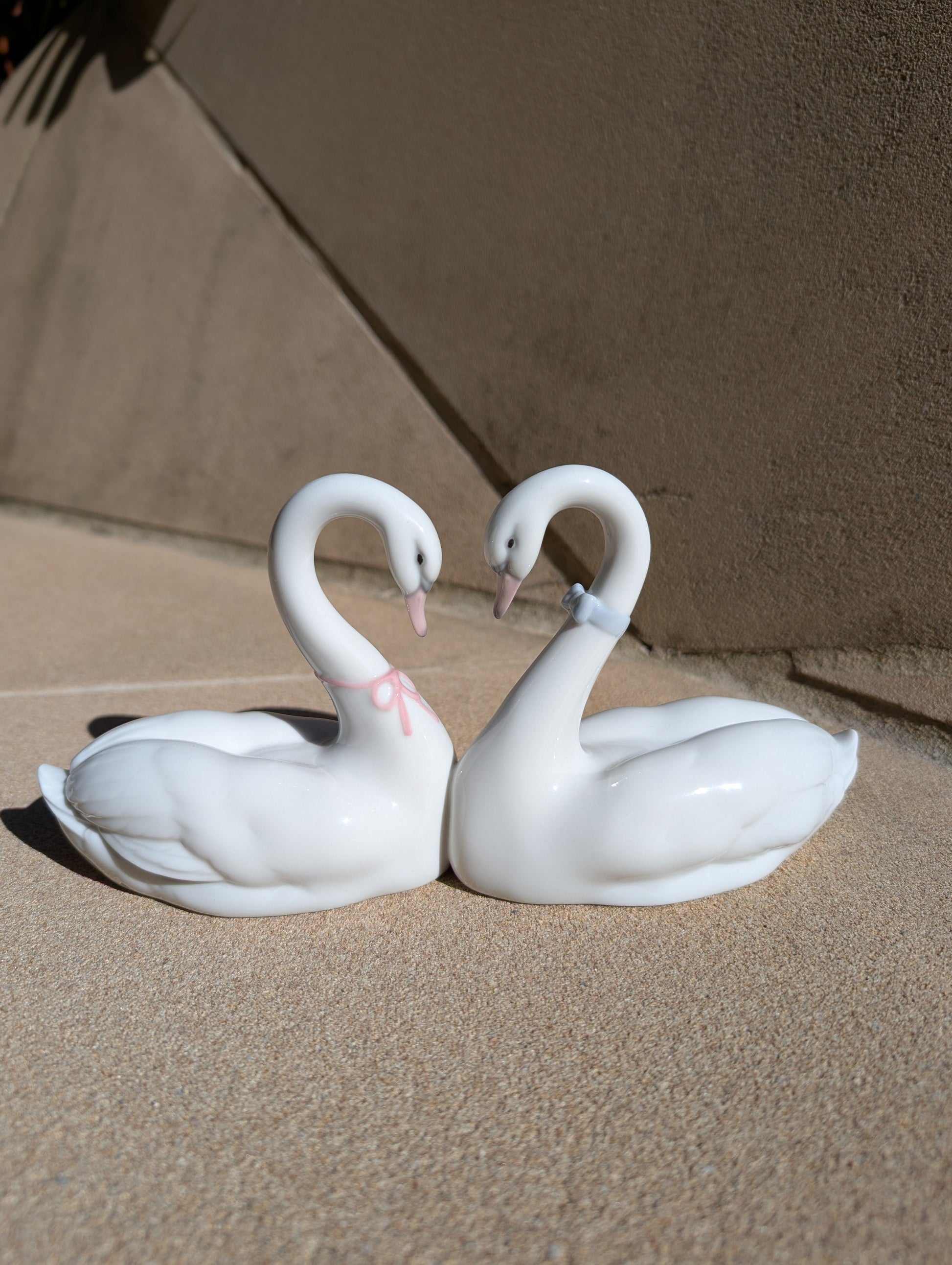 Lladró Lladró Endless Love Swans Figurine (Gold Lustre/ Silver Lustre / Pastel/ Cake Topper)  - FormFluent Sydney Australia