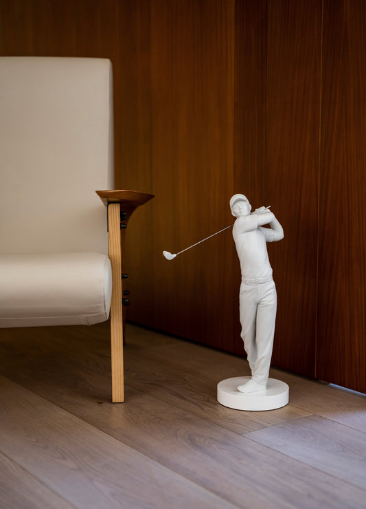 Lladró Golf Champion Man Figurine - White Sculpture by Lladró at  FormFluent Sydney, Australia