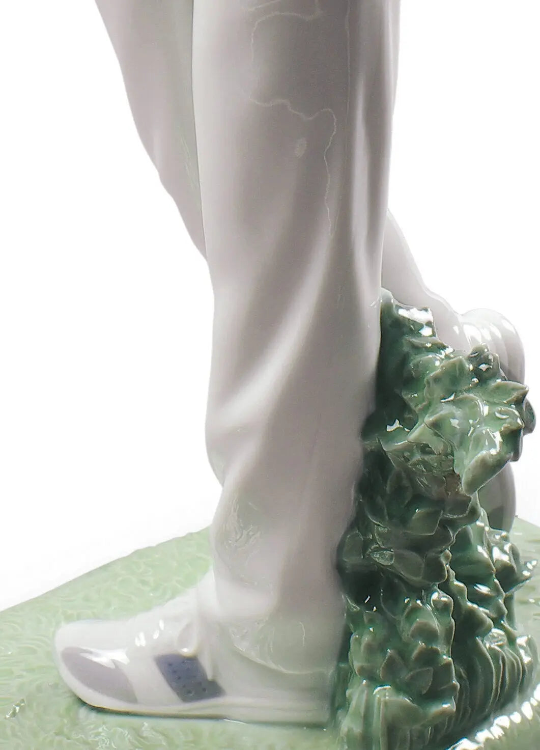  Lladró Golf Champion Man Figurine Sculpture by Lladró at  FormFluent