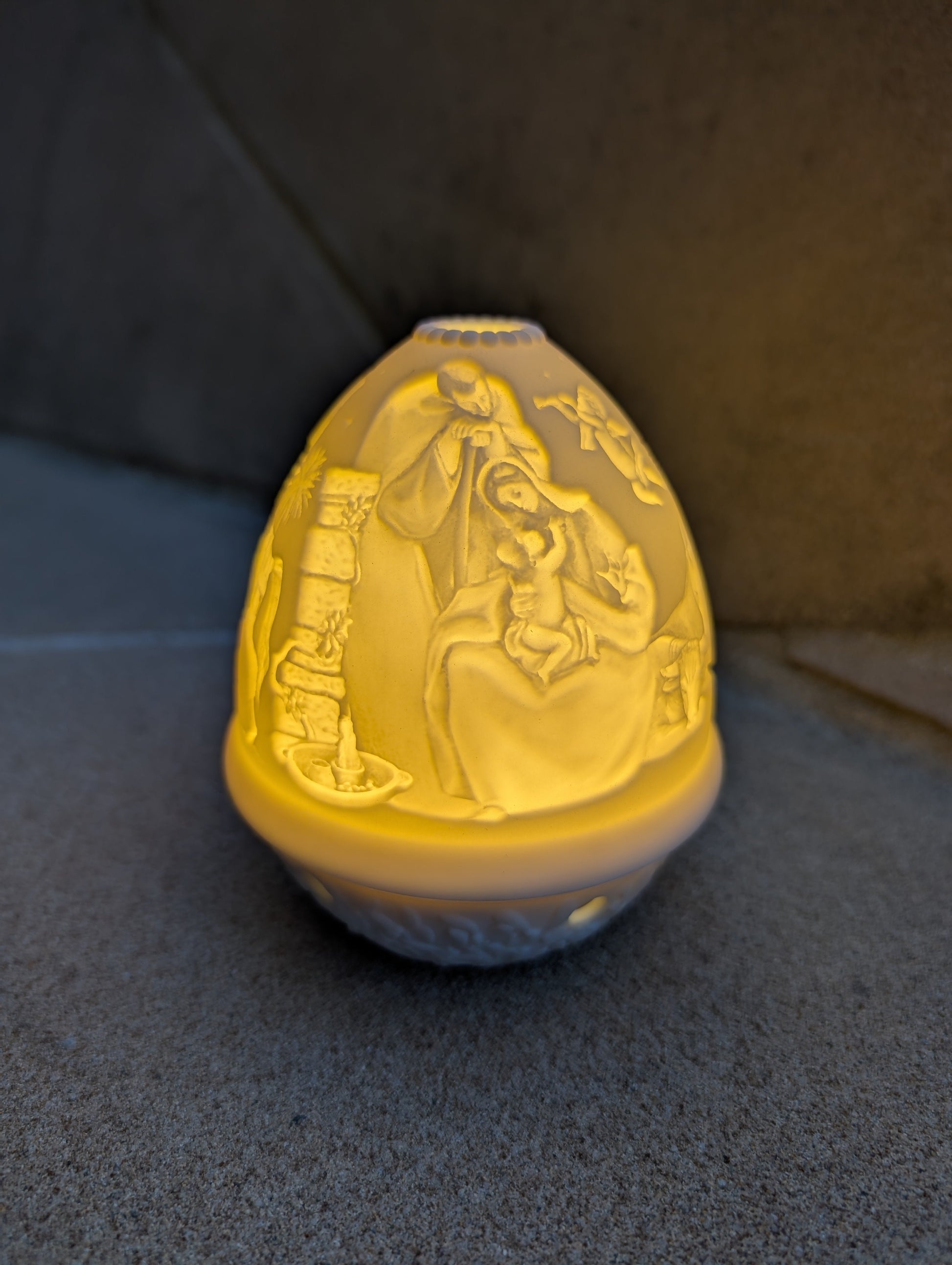 Lladró Lladró Nativity Lithophane  - FormFluent Sydney Australia