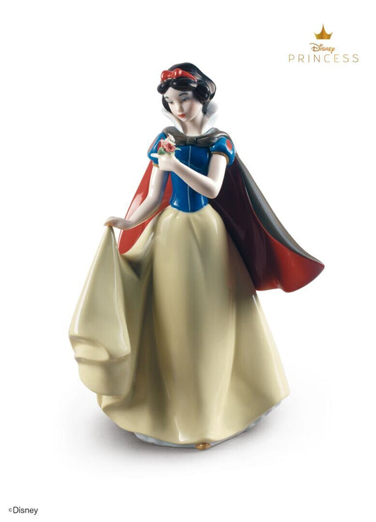 Official Snow White Sculpture - FormFluent